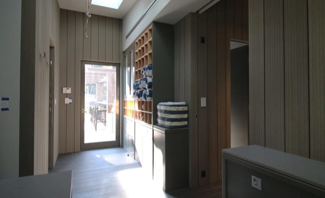 pool house central circulation